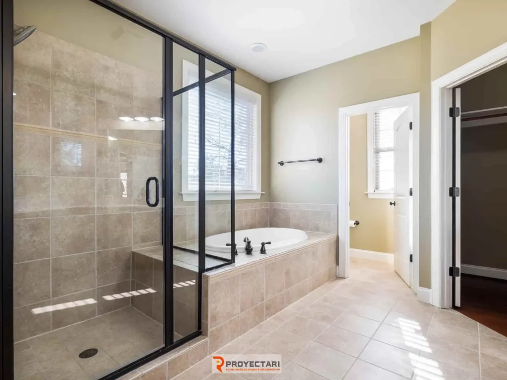 tendencias-en-mamparas-y-puertas-bano-ducha-hogar