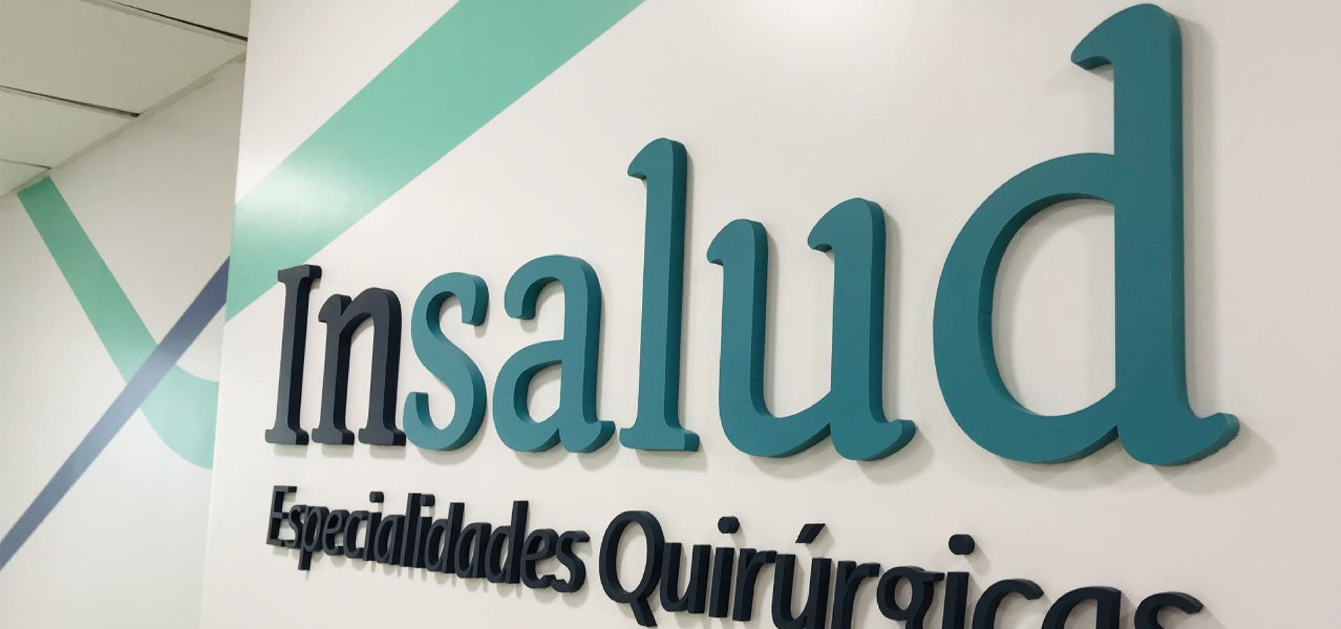 Letreros publicitarios 3D en MDF para oficinas y negocios en Lima.