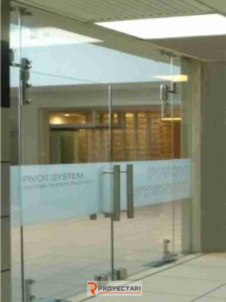 mampara-euro-para-oficinas-con-accesorios-en-acero-inoxidable