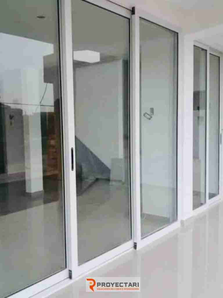 mampara-puerta-hermetica-de-vidrio-y-aluminio-Serie-25