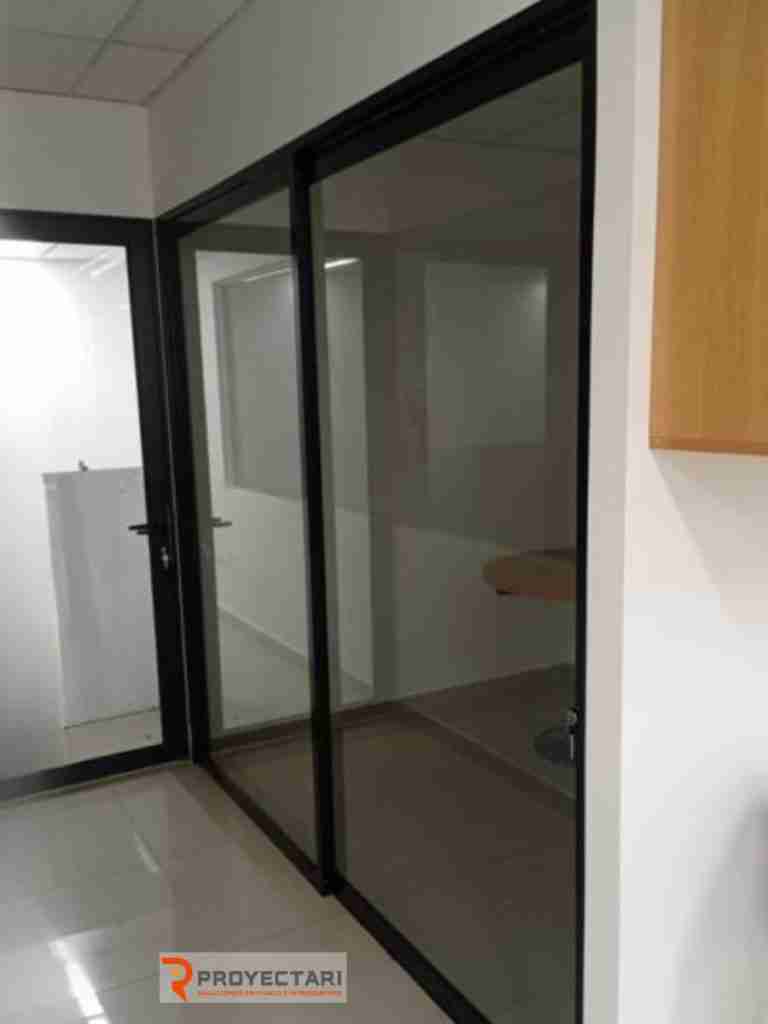puerta-de-vidrio-en-aluminio-negro-corrediza-serie-25