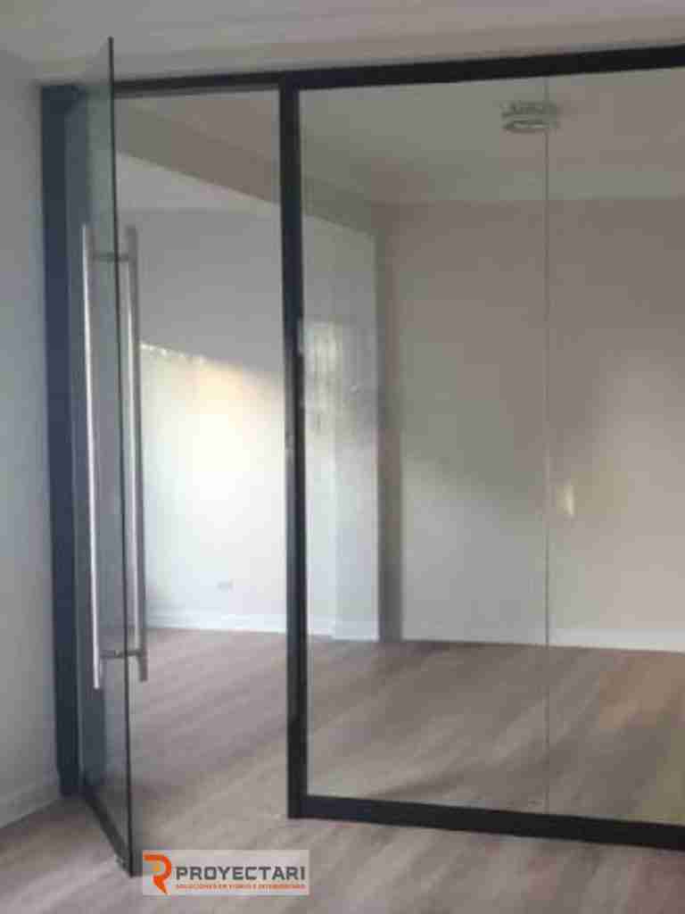 puertas-de-vidrio-templado-pivot-manija-acero-inoxidable
